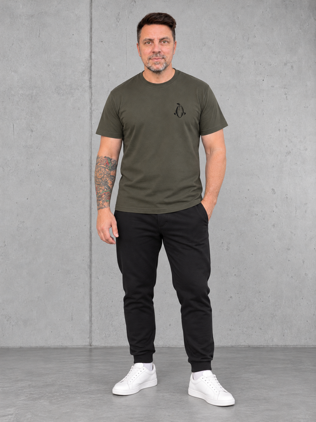 carpstylez KING CARP Shirt – Ganzkörper Vorderseite #farbe_organic khaki