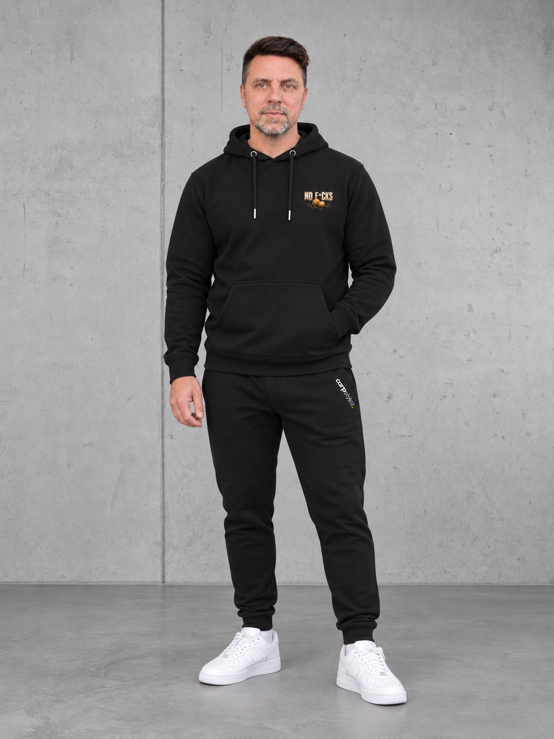 NO F*CKS Hoodie Black – Ganzkörper Vorderseite #farbe_black