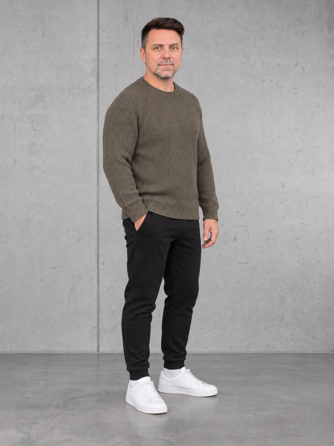 carpstylez ESSENTIALS Grobstrick Pullover NS911 – organic-khaki – 07-fullbody-three-quarter – clean