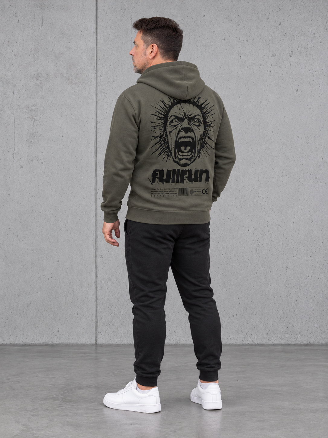 FULLRUN Hoodie Organic Khaki – Ganzkörper schräg von hinten #farbe_organic khaki