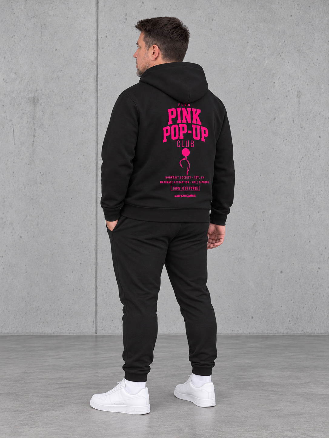carpstylez FLUO PINK POP-UP Club Hoodie Black – Ganzkörperansicht schräg hinten #print_fluo pink, fluo-pink