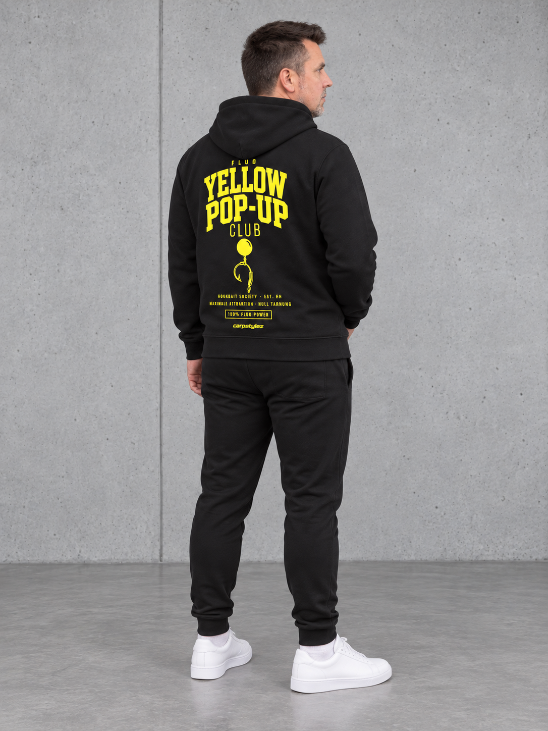 carpstylez FLUO YELLOW POP-UP Club Hoodie Black – Fullbody Studiobild 2 #print_fluo yellow, fluo-yellow