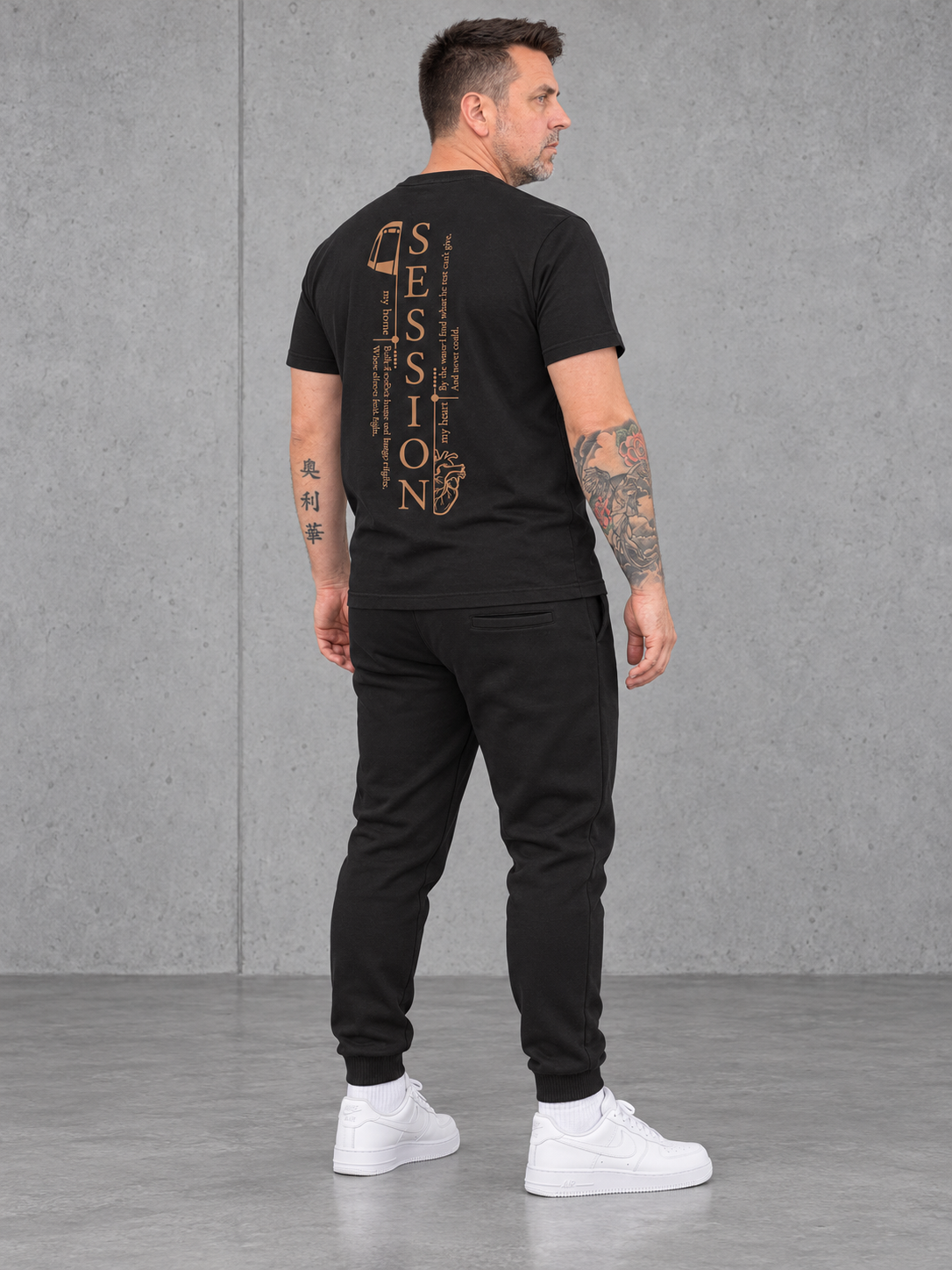 carpstylez SESSION Shirt NS305 Schwarz – Ganzkörper-Rückenansicht aus Dreiviertelperspektive #farbe_schwarz