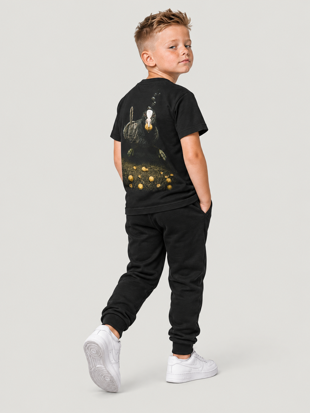 THANKS, DUMBASS Kids Shirt Black – Ganzkörper-Rückenansicht in Dreiviertelperspektive am Kind #farbe_black