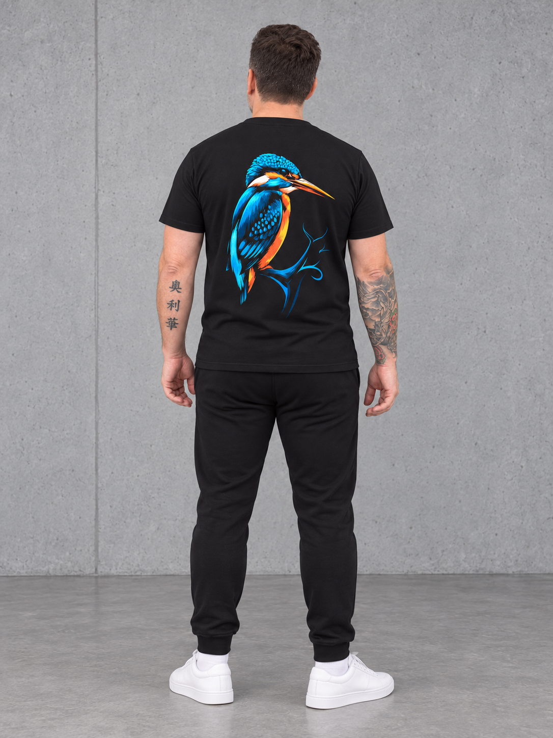 carpstylez KINGFISHER VIBES Shirt – Ganzkörper-Rückenansicht mit Olli #farbe_black
