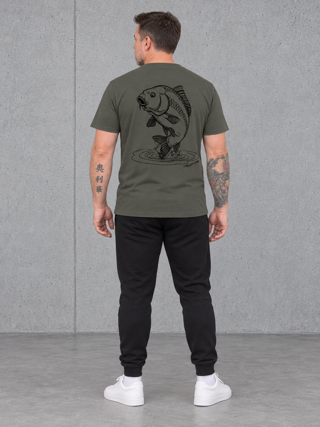 THE RISE Shirt – Ganzkörper Rückenansicht #farbe_organic khaki
