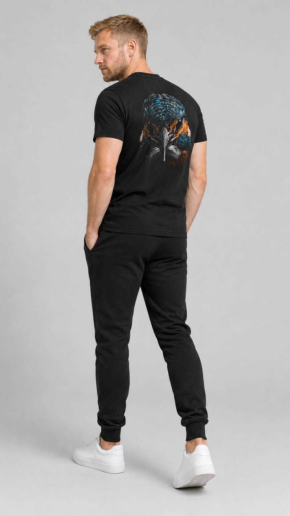 carpstylez BLACKWATER KINGFISHER Shirt – Studio Mock Fullbody, Karpfen-Streetwear