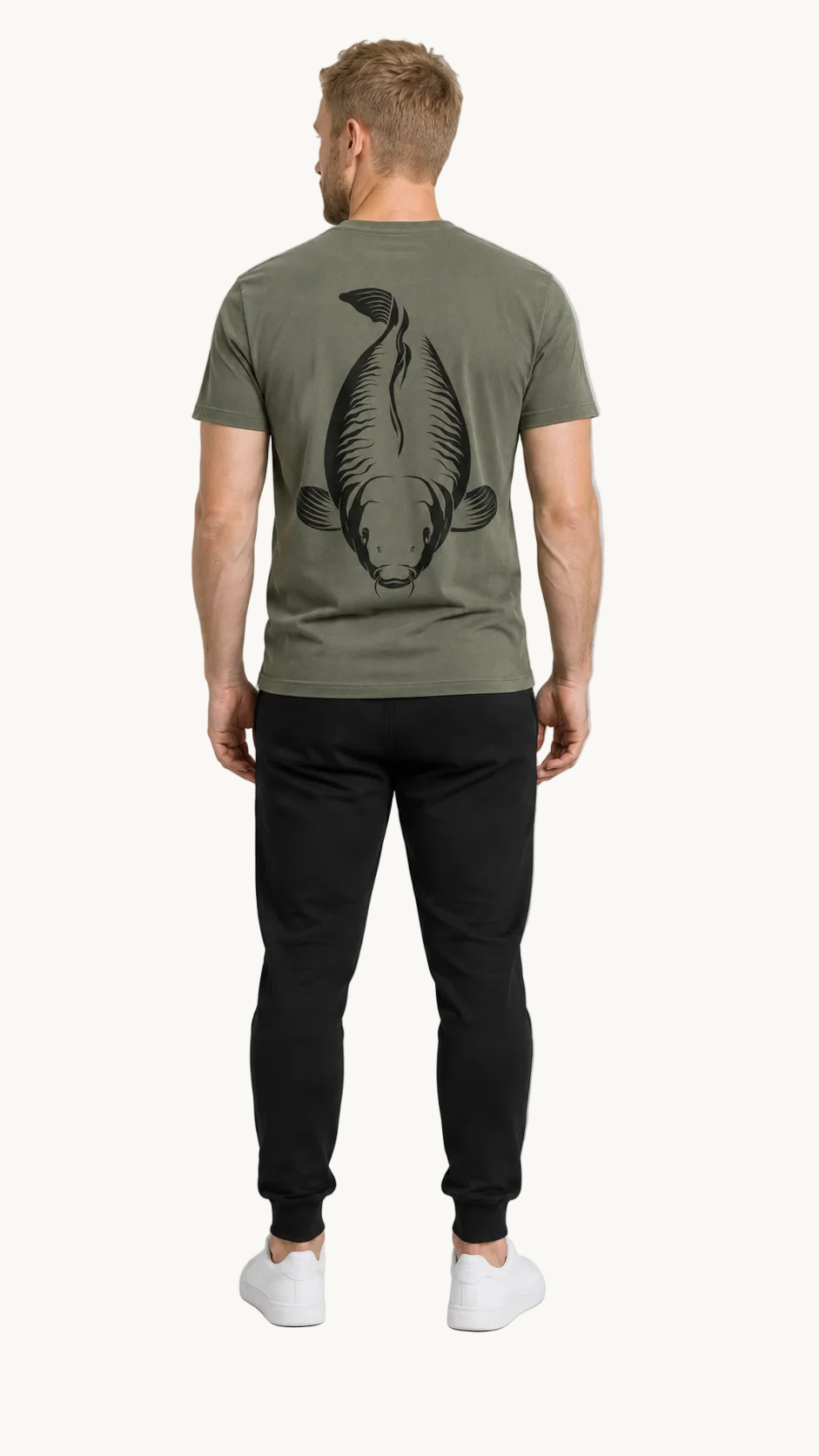 carpstylez KING CARP Shirt – Studio Mock Fullbody, Karpfen-Streetwear