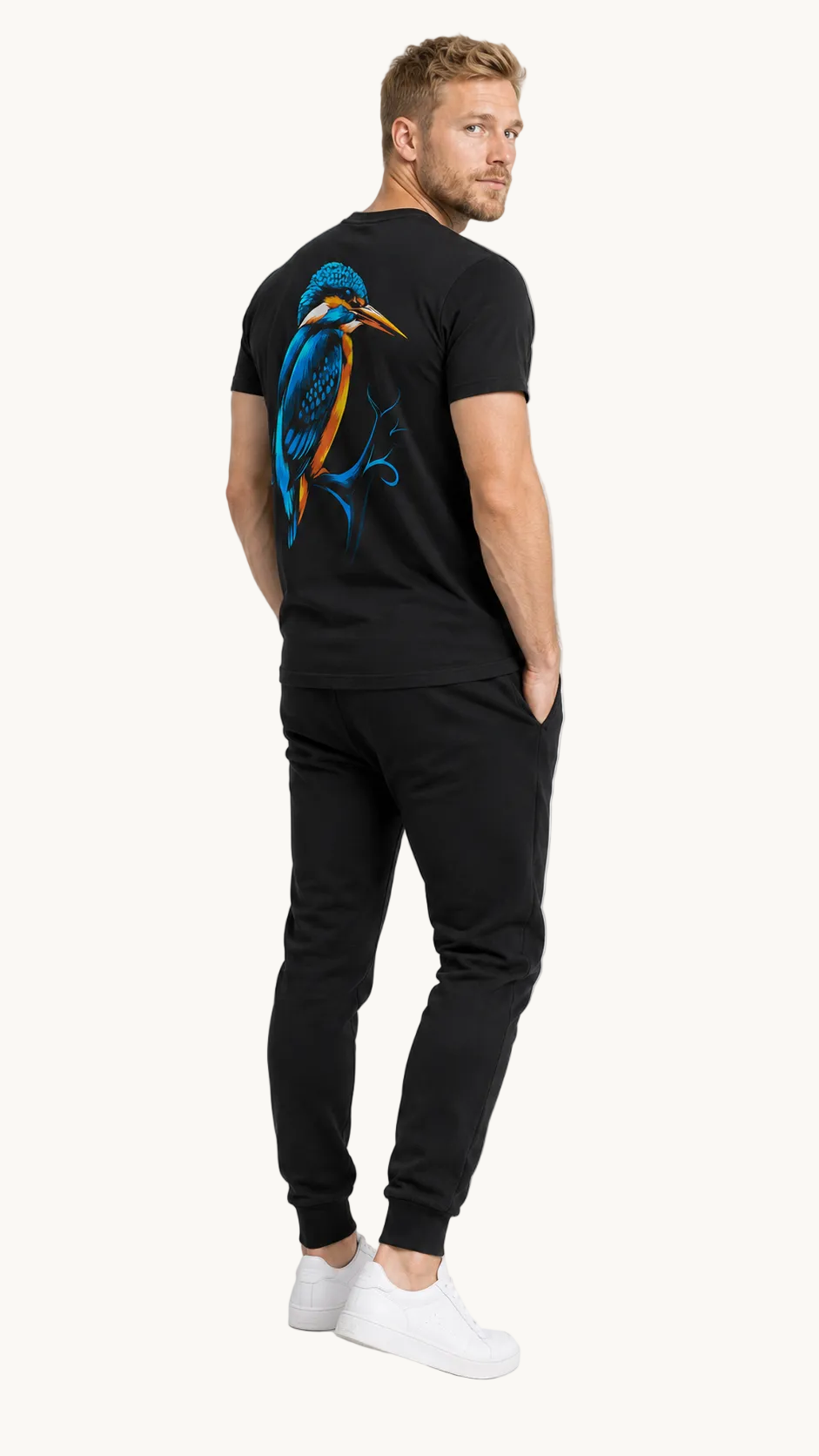 carpstylez KINGFISHER VIBES Shirt – Studio Mock Fullbody, Karpfen-Streetwear