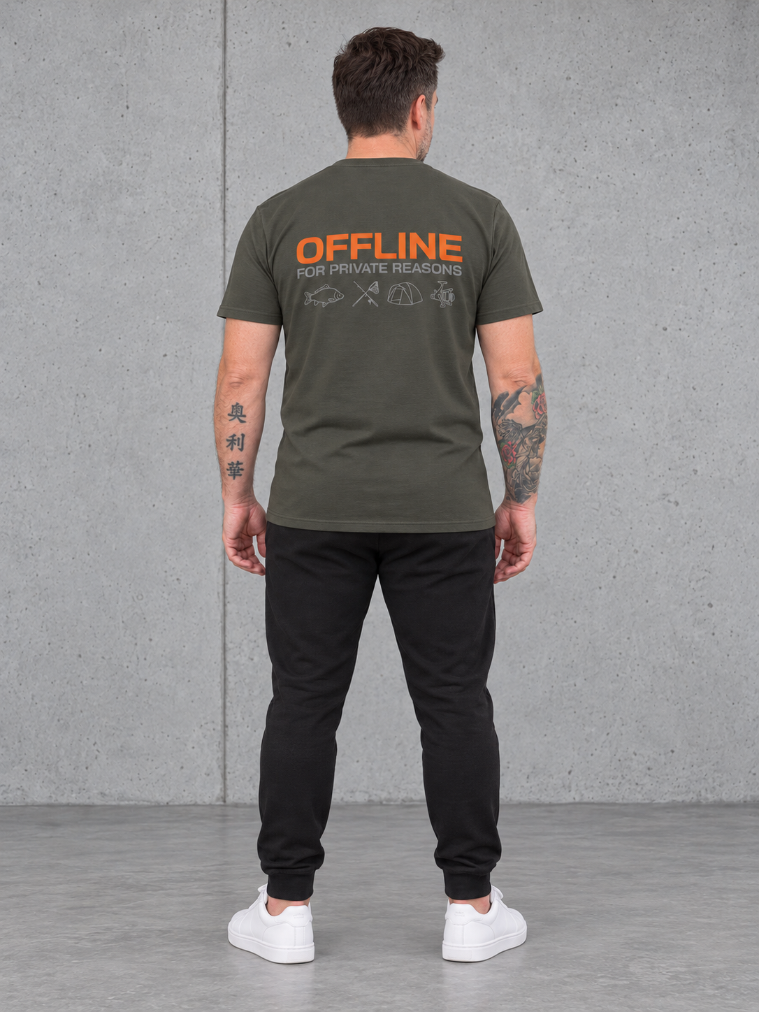 carpstylez OFFLINE Shirt – Olli Ganzkörper Rückenansicht #farbe_organic khaki
