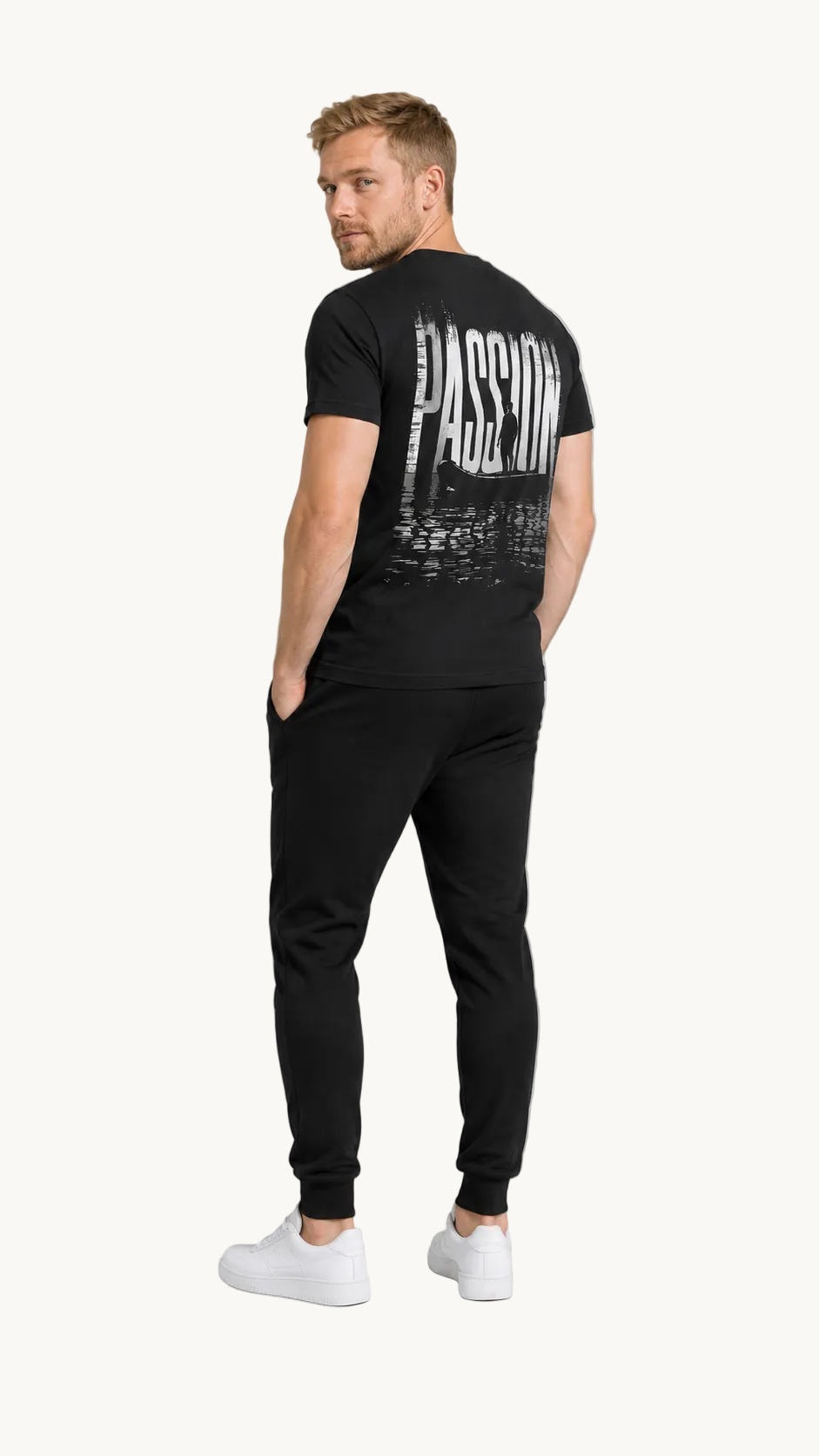carpstylez PASSION Shirt – Studio Mock Fullbody, Karpfen-Streetwear