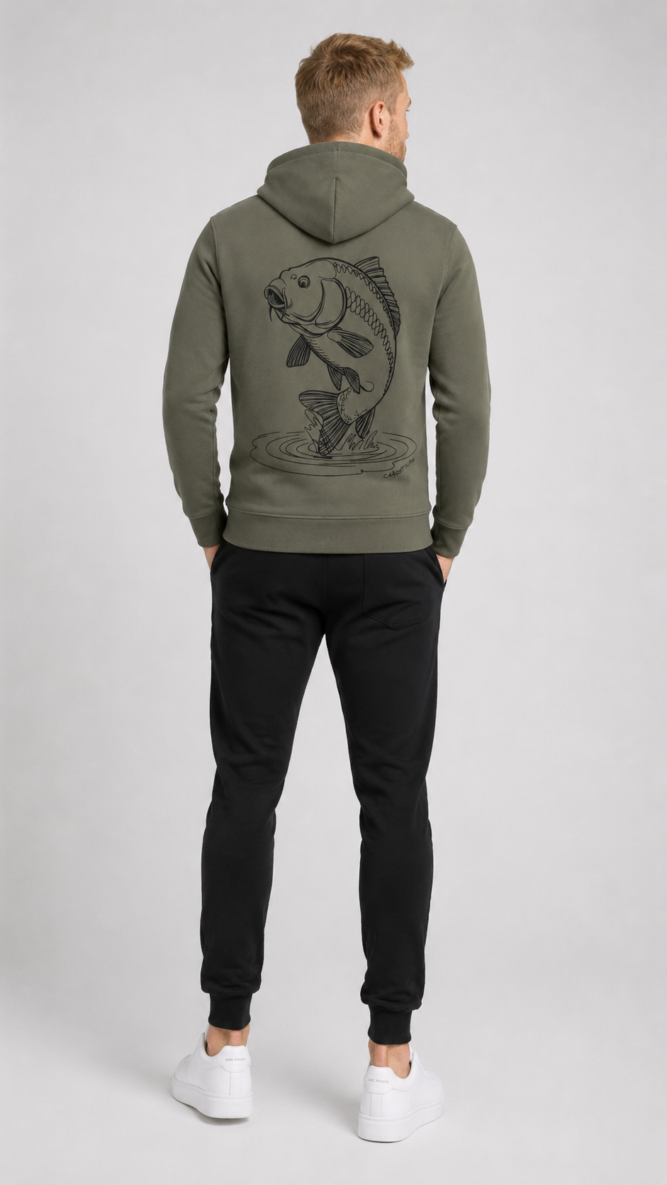carpstylez THE RISE Hoodie – Studio Mock Fullbody, Karpfen-Streetwear