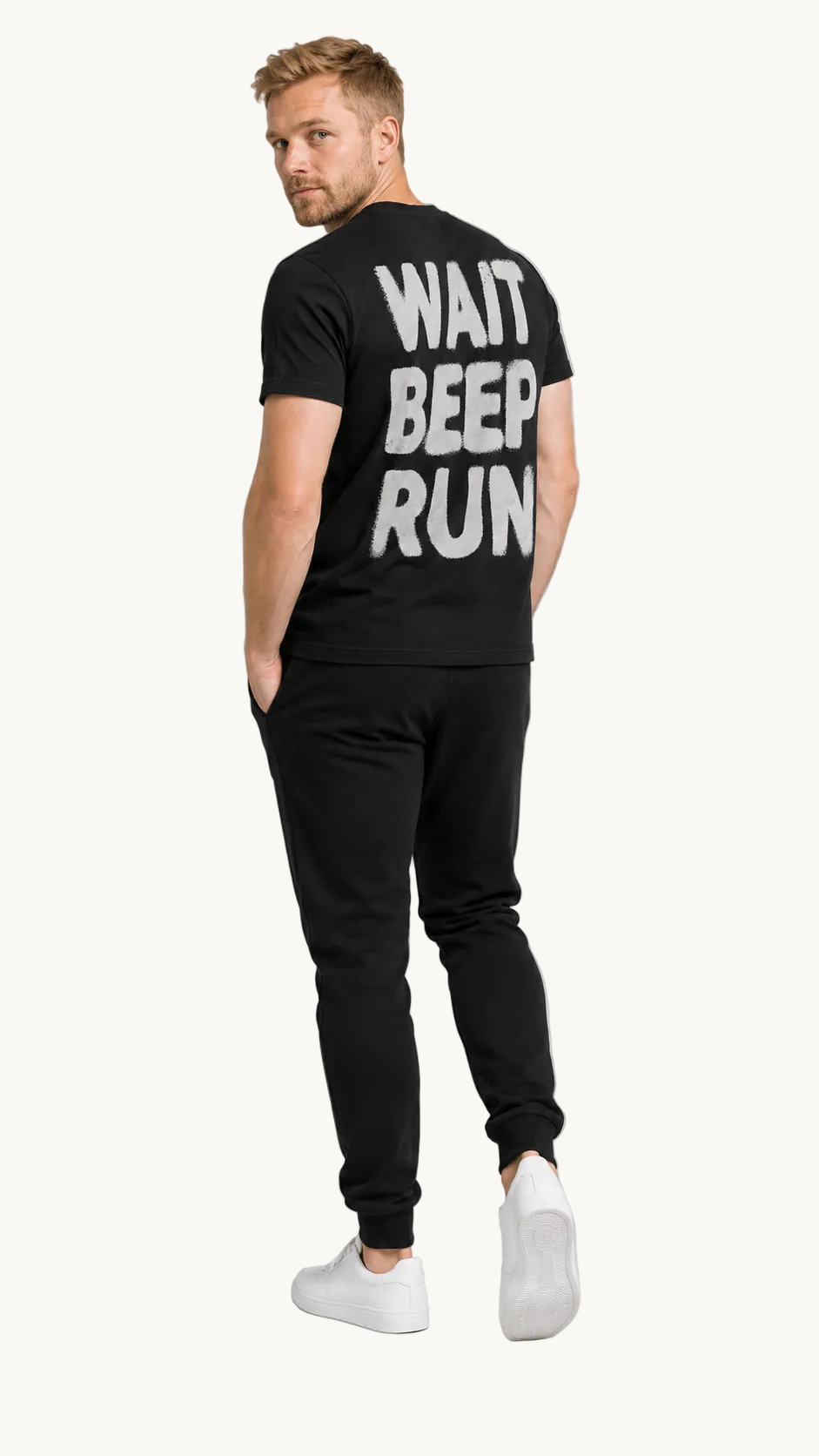 carpstylez WAIT BEEP RUN Shirt – Studio Mock Fullbody, Karpfen-Streetwear