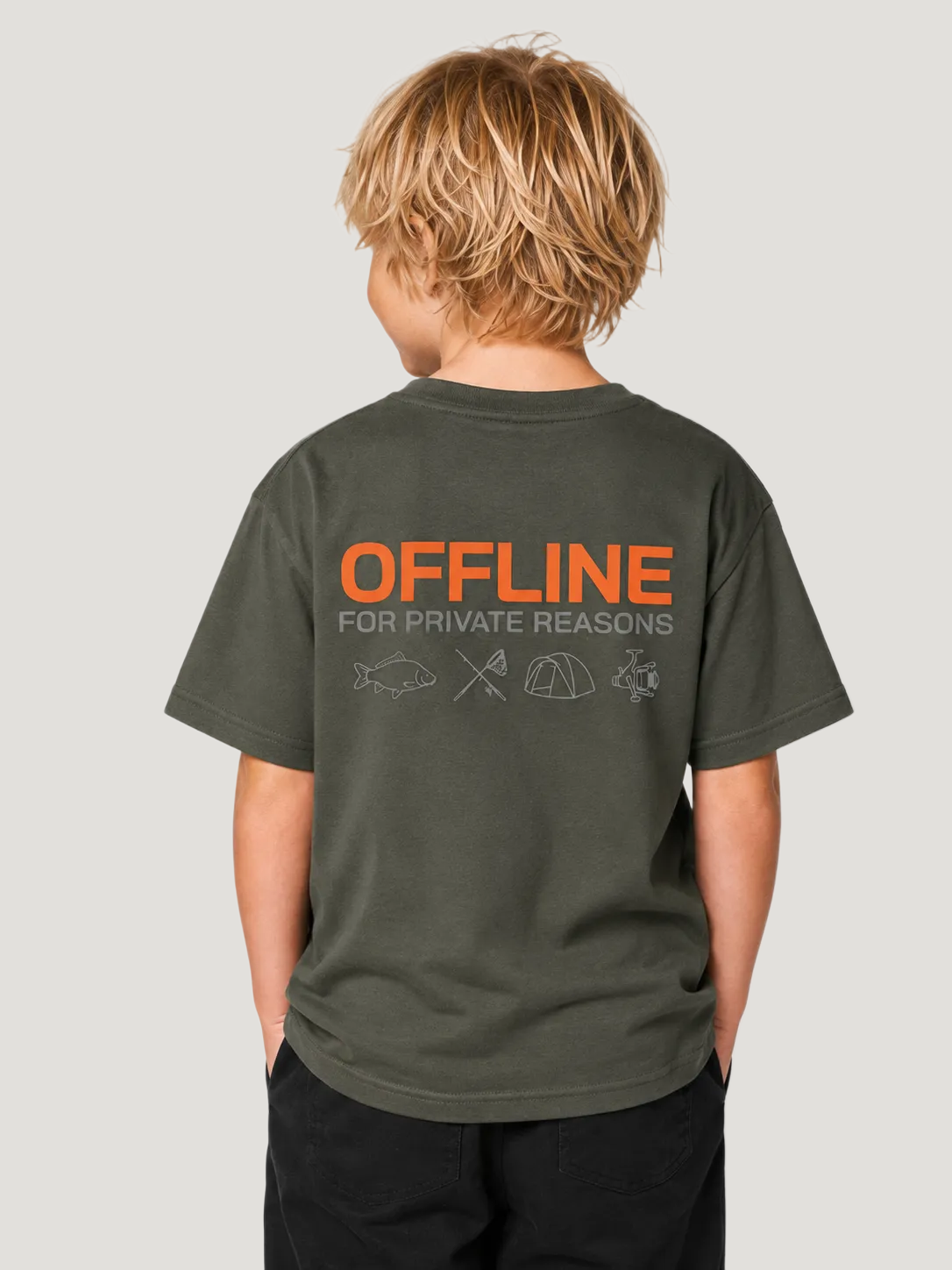 OFFLINE Kids Shirt in Khaki mit Backprint – Rückenansicht #farbe_organic khaki