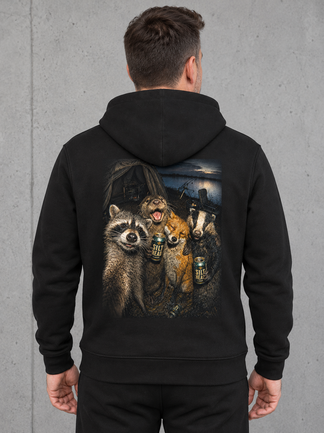 CHEERS Hoodie Black – Rückenansicht mit Backprint am Model #farbe_black
