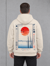 Olli trägt den LAC DU DER Oversize Hoodie NS408 in Ivory – Rückenansicht mit großem Print #color_ivory