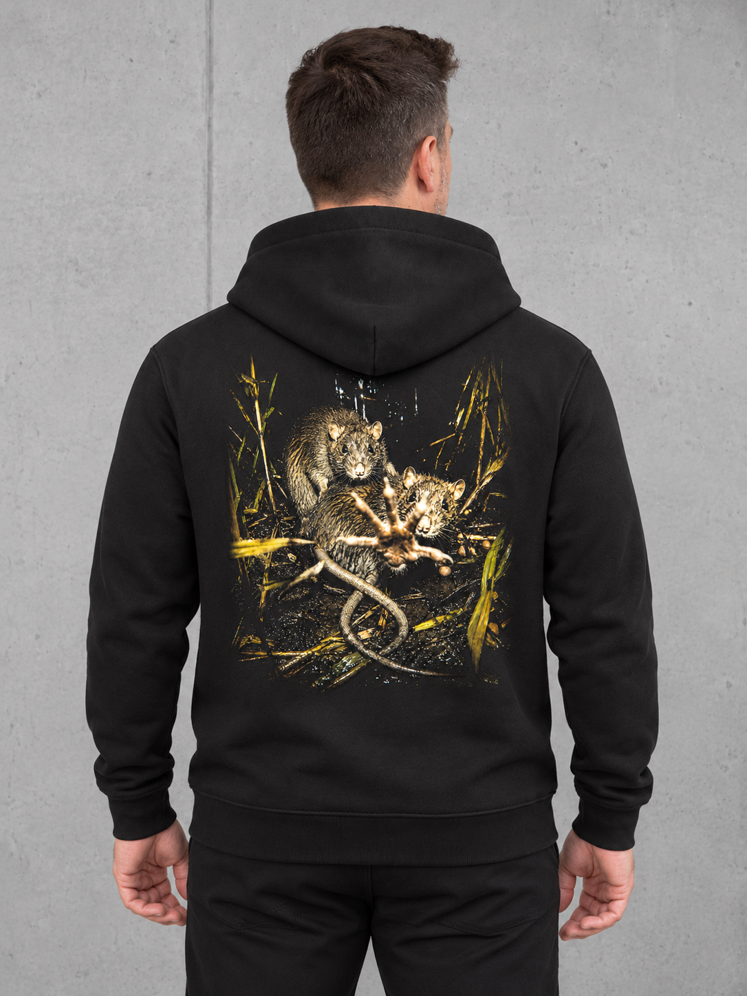 HEAVY PET(T)ING Hoodie Black – Rückenansicht am Model #farbe_black