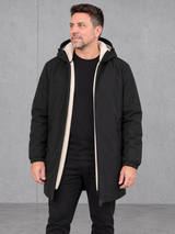 ESSENTIALS Sherpa Parka Black – worn-front-hero #farbe_black