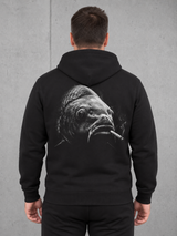carpstylez SILT & SMOKE CARP Hoodie – Rückenansicht mit Olli #farbe_black