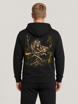 HEAVY PET(T)ING Hoodie Black – Rückenansicht am Model #farbe_black