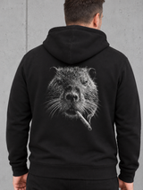carpstylez SILT & SMOKE NUTRIA Hoodie – Schwarz, getragen, Detail des Nutria-Backprints #farbe_black