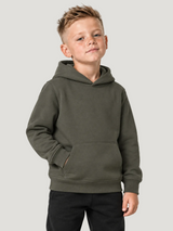 carpstylez Kids Hoodie D-Rig in Organic Khaki – Vorderseite ohne Print am Kind #farbe_organic khaki