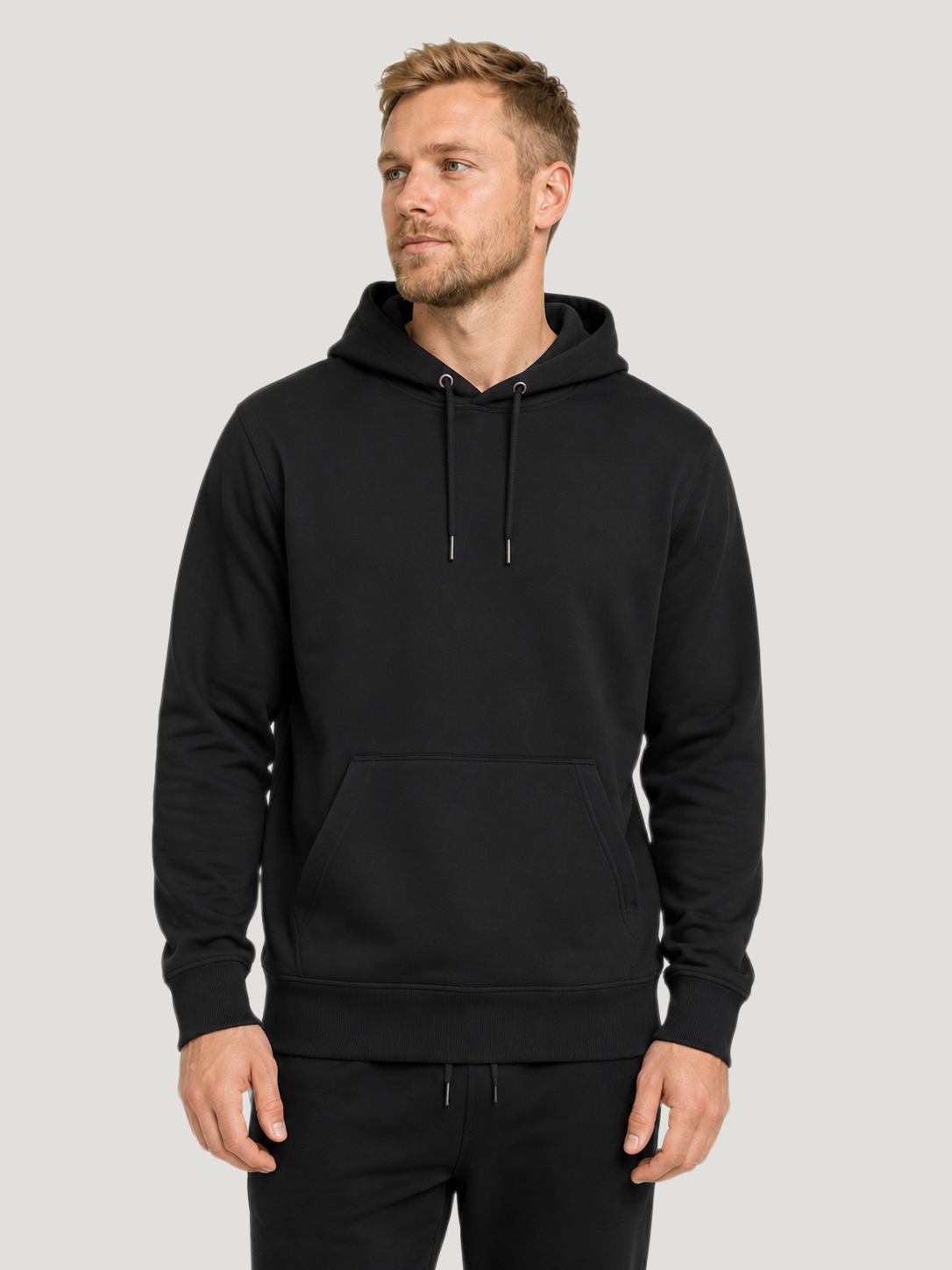 NO F*CKS Hoodie Black – Vorderansicht am Model #farbe_black