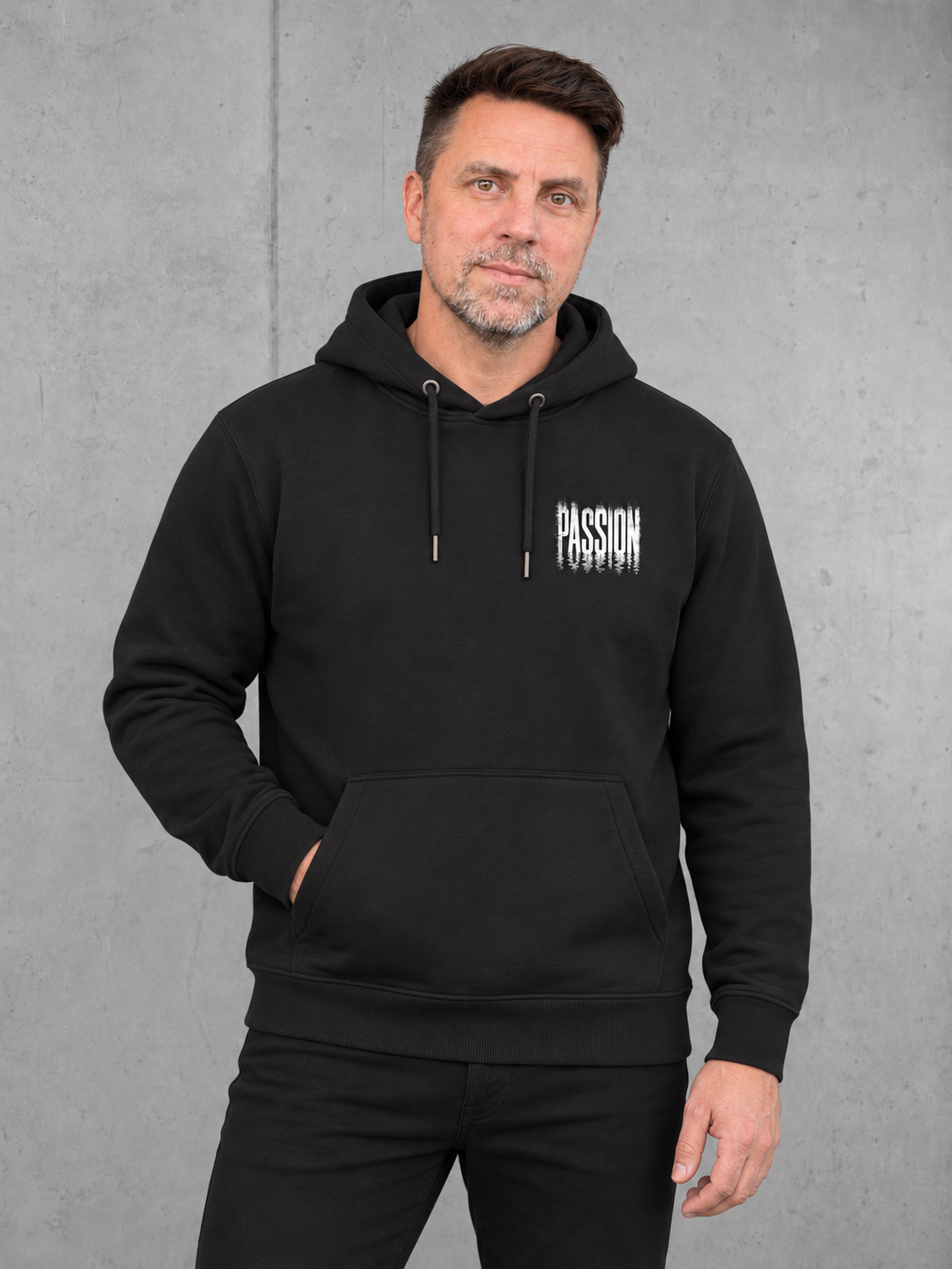 carpstylez PASSION Hoodie Black – Vorderansicht mit Olli und kleinem Brustprint #farbe_black