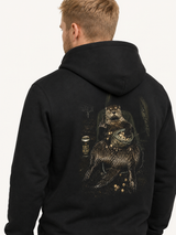 NO F*CKS Hoodie Black – Rückenprint Detail am Model #farbe_black