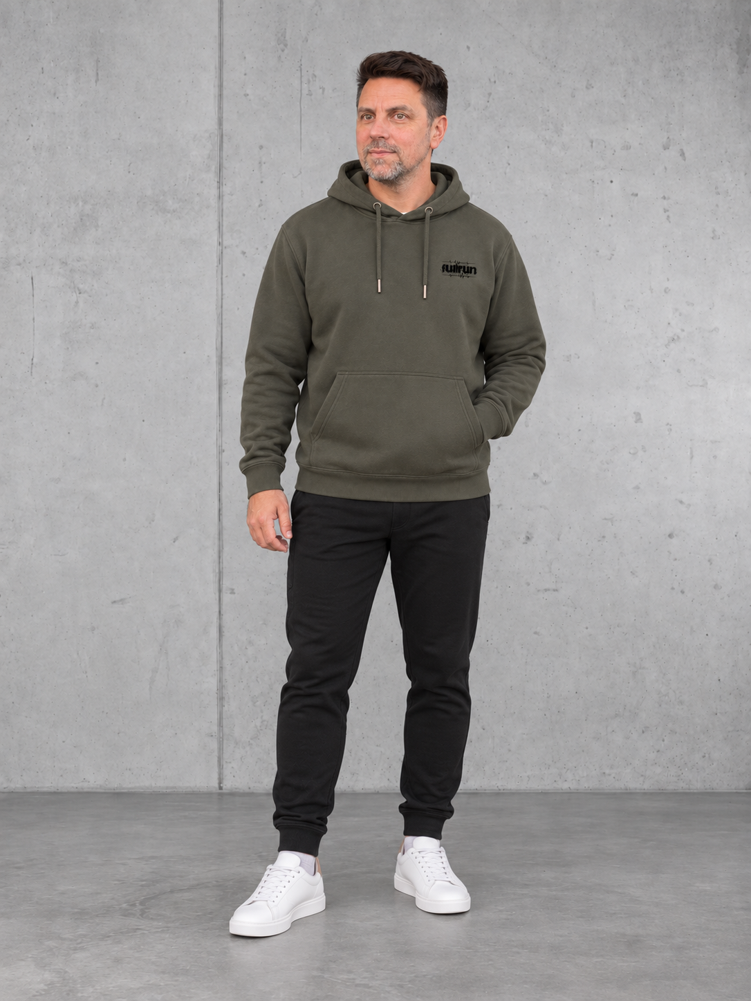 FULLRUN Hoodie Organic Khaki – Ganzkörper Vorderansicht #farbe_organic khaki