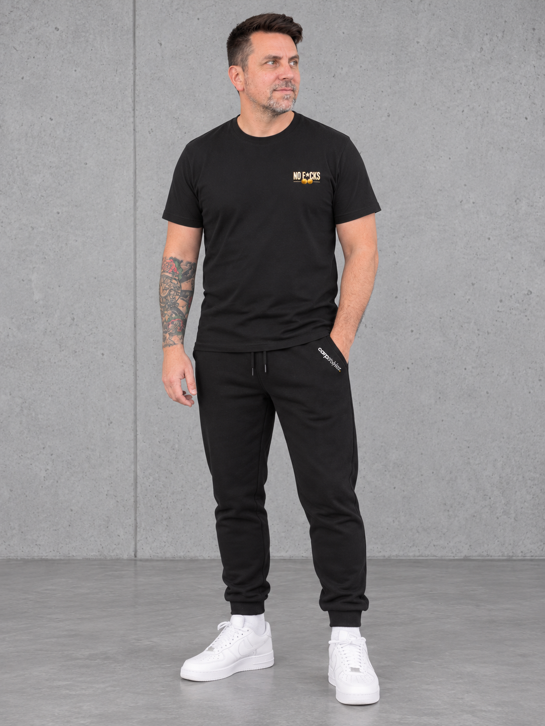 NO F*CKS Shirt Black – Ganzkörper Vorderseite #farbe_black