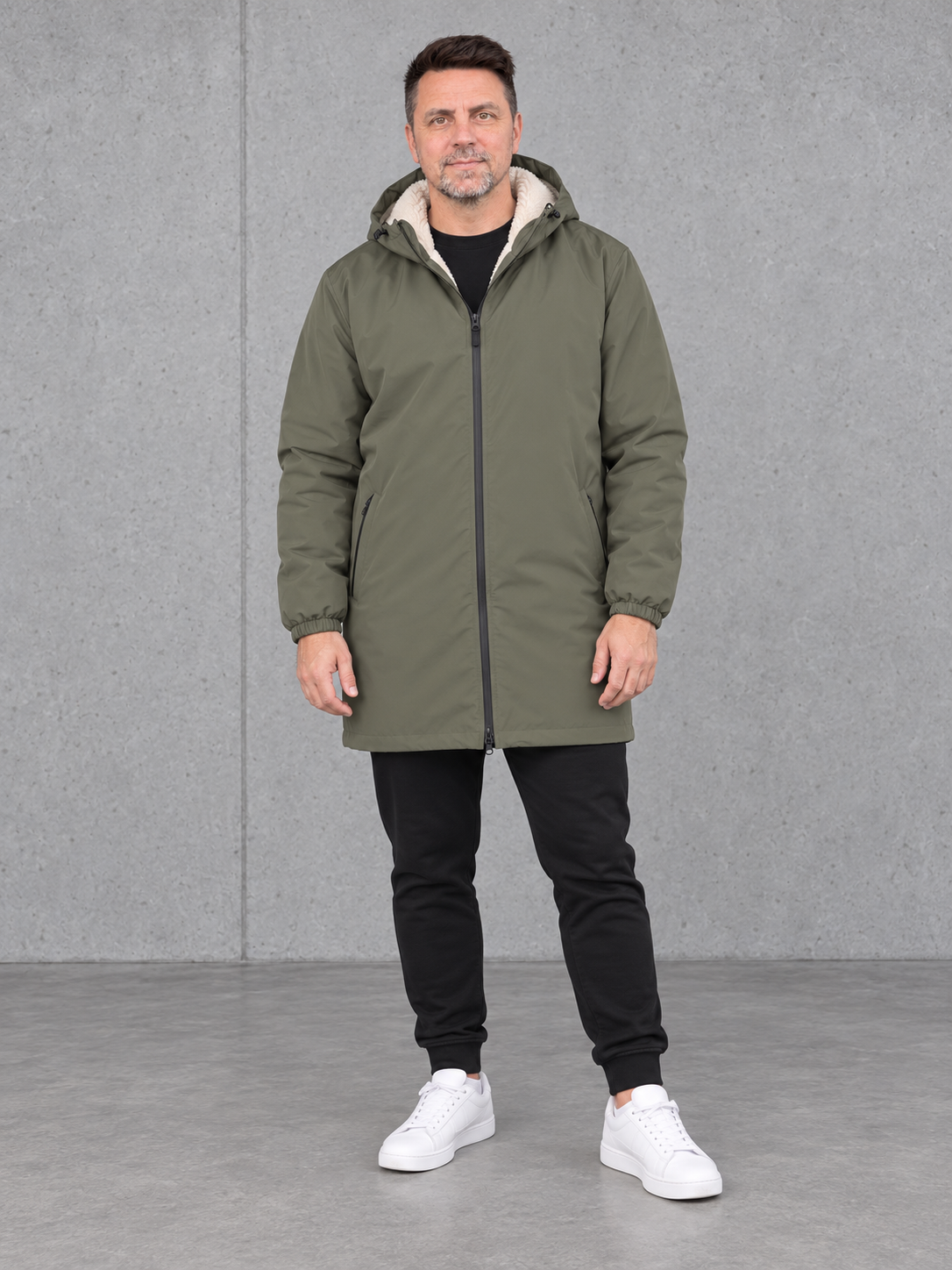 ESSENTIALS Sherpa Parka Organic Khaki – fullbody-front #farbe_organic khaki