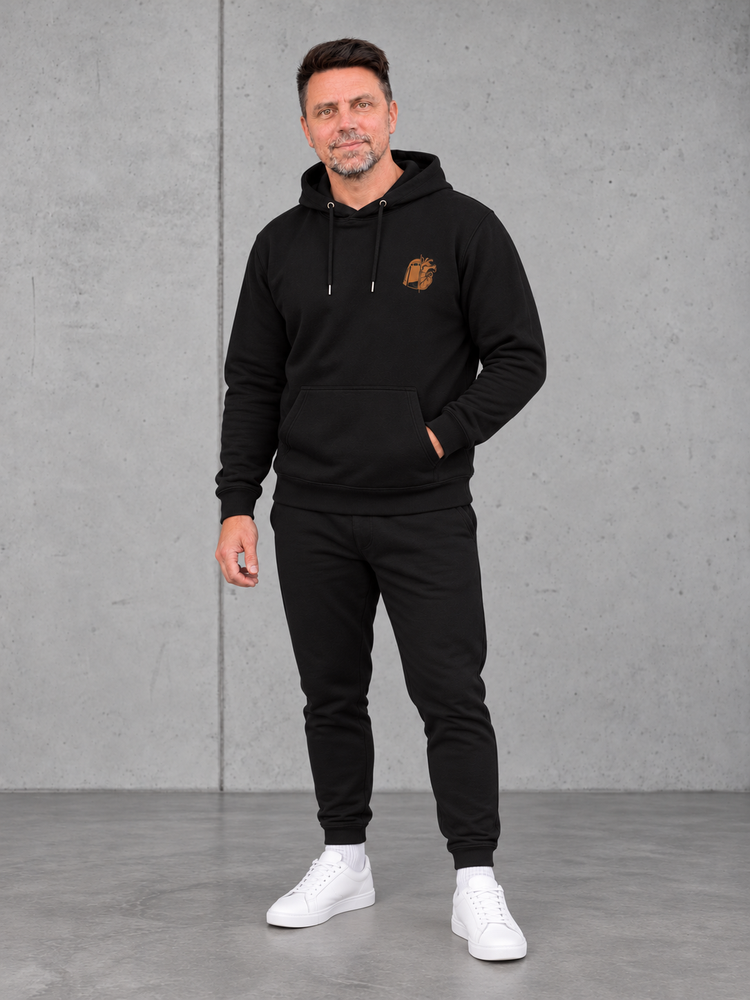 carpstylez SESSION Hoodie in Schwarz – getragen, Ganzkörperansicht von vorne #farbe_black