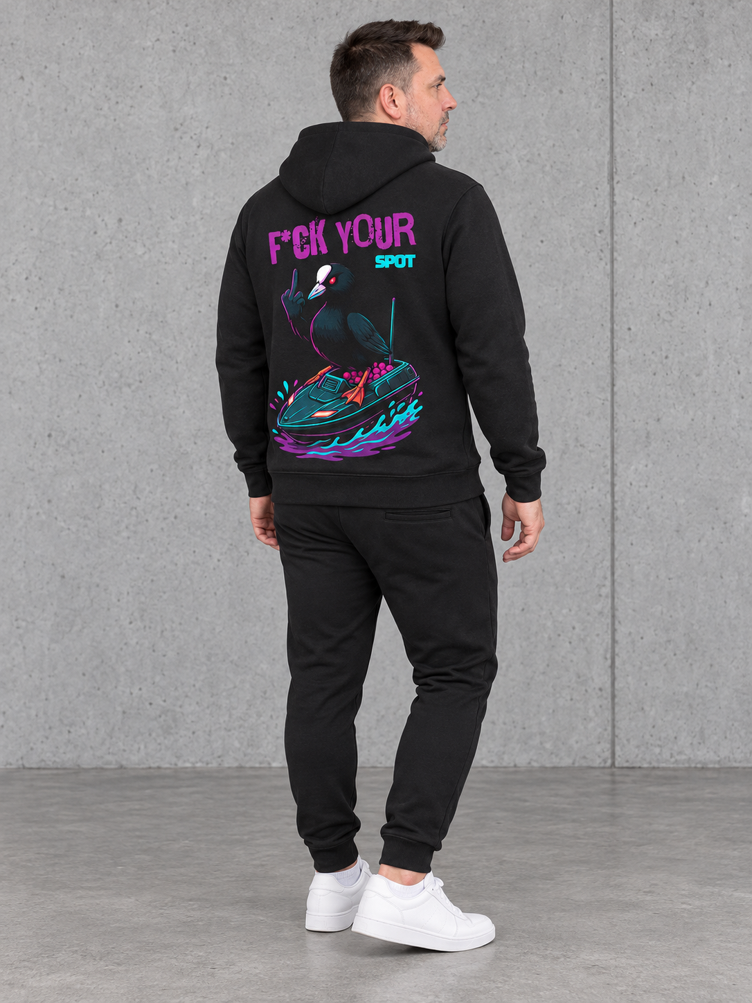 F*CK YOUR SPOT Hoodie Schwarz – Ganzkörper Rücken schräg #farbe_black