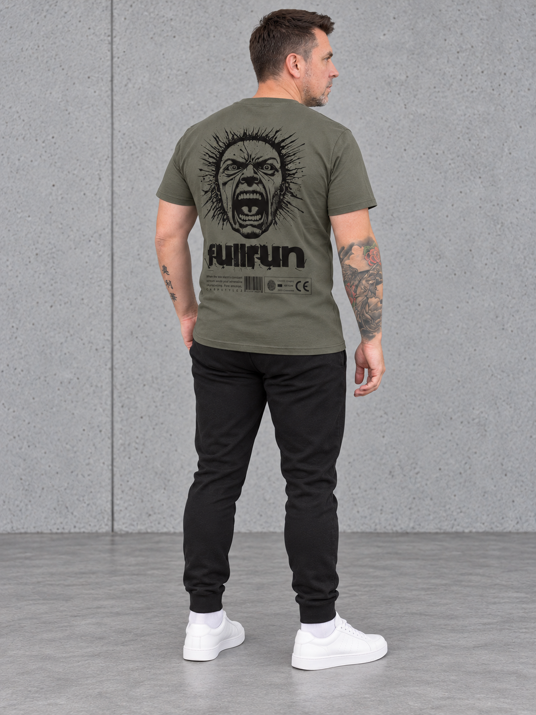 FULLRUN Shirt Organic Khaki – Ganzkörper schräg von hinten