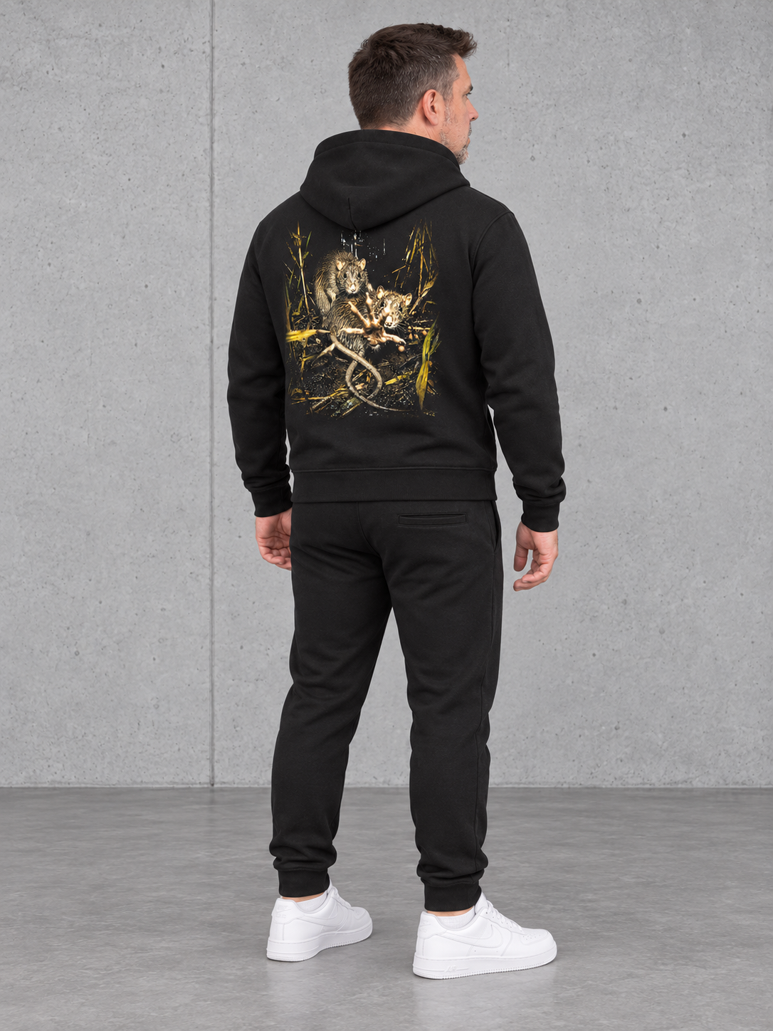 HEAVY PET(T)ING Hoodie Black – Ganzkörper Rücken seitlich #farbe_black