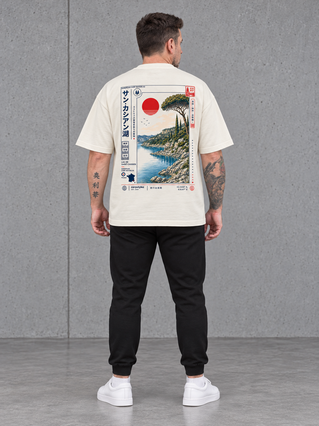 LAC DE SAINT-CASSIEN Oversize Shirt in Ivory – Ganzkörperansicht von hinten