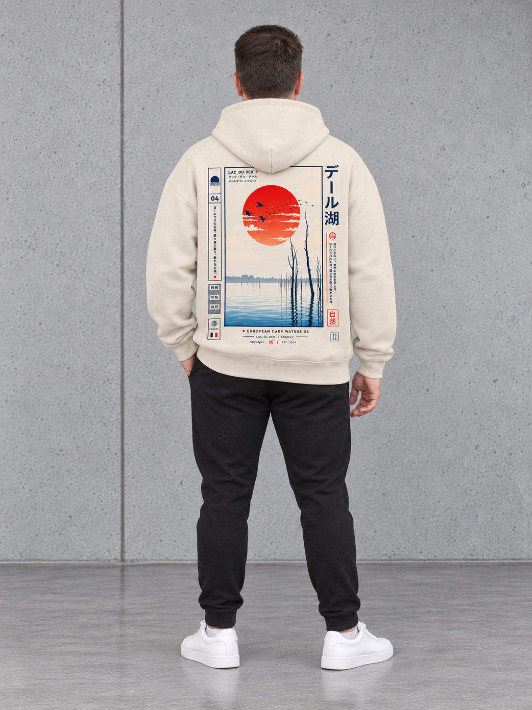 LAC DU DER Oversize Hoodie NS408 in Ivory – Ganzkörperansicht von hinten