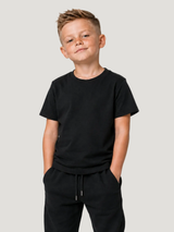 carpstylez Kids WAIT BEEP RUN Shirt Black – Vorderansicht am Kind, Front clean #farbe_black