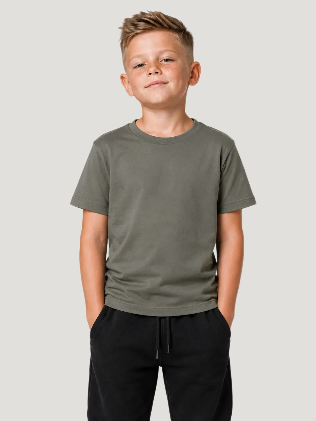carpstylez Kids FULLRUN Shirt Organic Khaki – Vorderansicht am Kind, Front clean #farbe_organic khaki