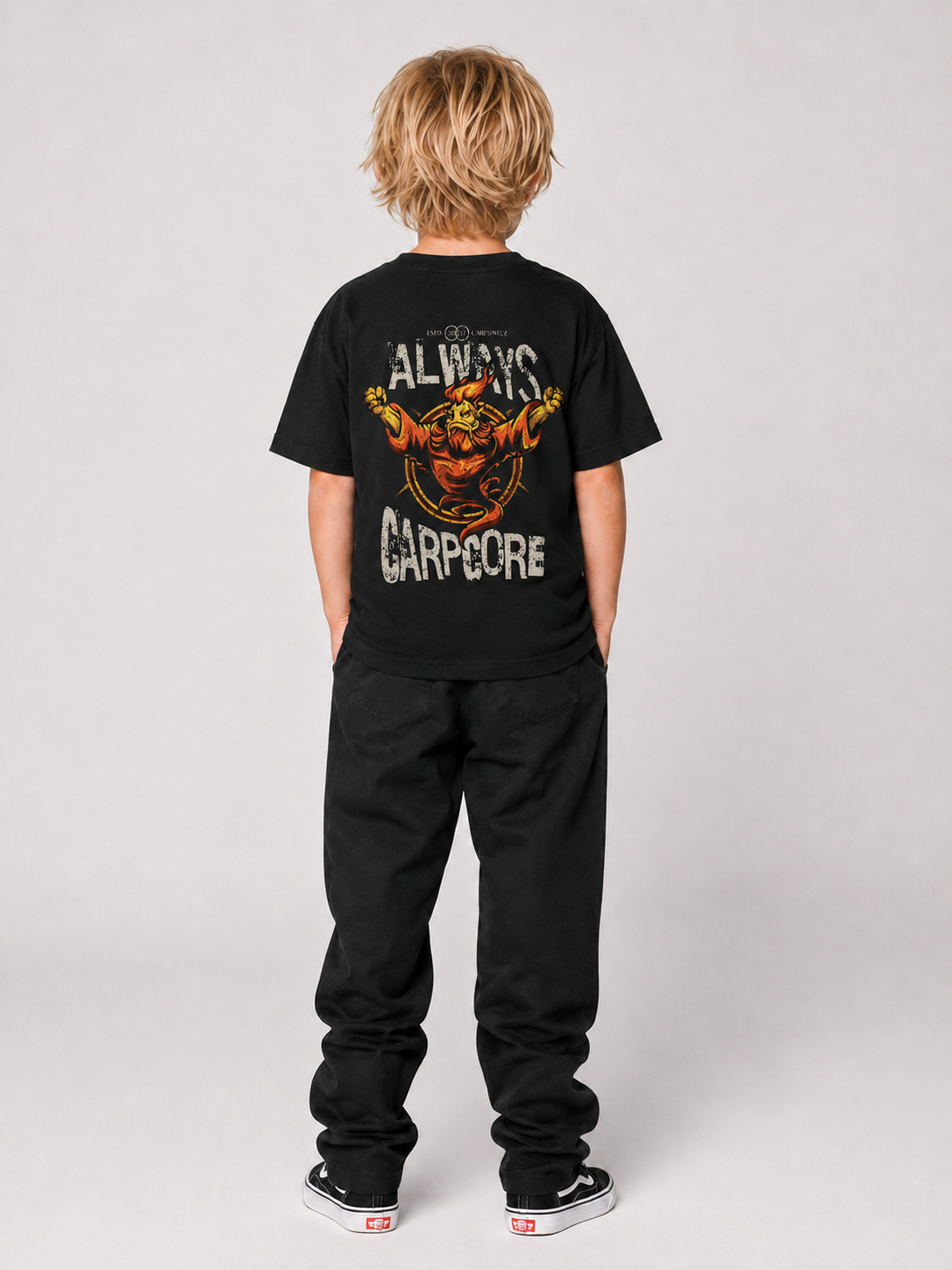 ALWAYS CARPCORE Kindershirt Schwarz – getragen, Ganzkörper-Rückansicht