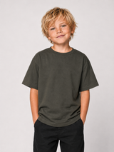 BIGFOOT ON THE BANK Kids Shirt Khaki – cleane Vorderansicht, Karpfenangler-Streetwear