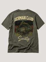 GERMAN CARP SOCIETY Kids Shirt Khaki – Backprint, Flatlay #farbe_organic khaki