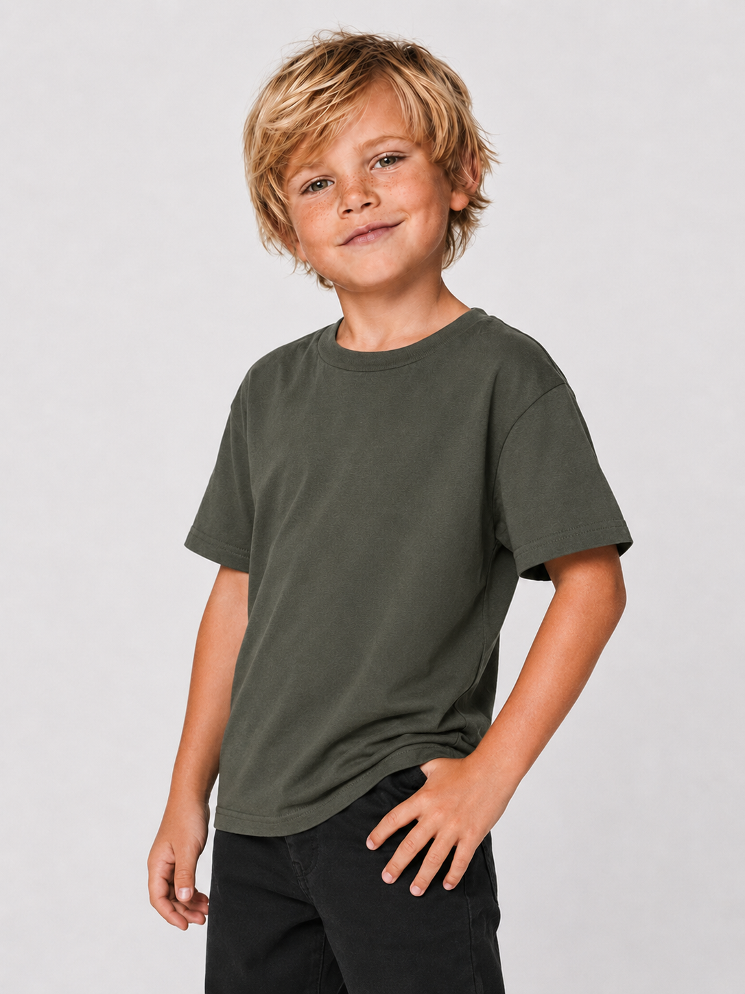 GERMAN CARP SOCIETY Kids Shirt Khaki – cleane Vorderansicht, Karpfenangler-Streetwear