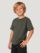 GERMAN CARP SOCIETY Kids Shirt Khaki – cleane Vorderansicht, Karpfenangler-Streetwear #farbe_organic khaki