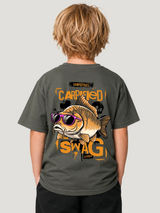 CARPIFIED SWAG Kids Shirt in Khaki mit Backprint – Rückenansicht #farbe_organic khaki