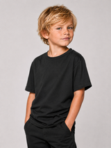 CARPINATOR Kids Shirt Schwarz – cleane Vorderansicht, Karpfenangler-Streetwear
