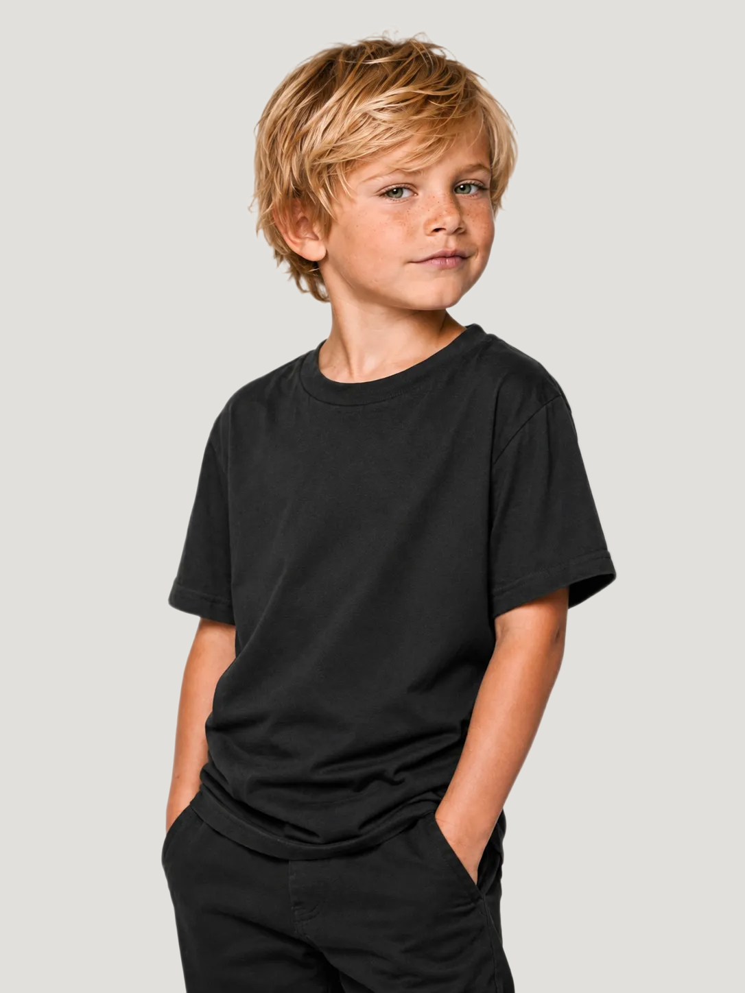 CARPINATOR Kids Shirt Schwarz – cleane Vorderansicht, Karpfenangler-Streetwear #farbe_black