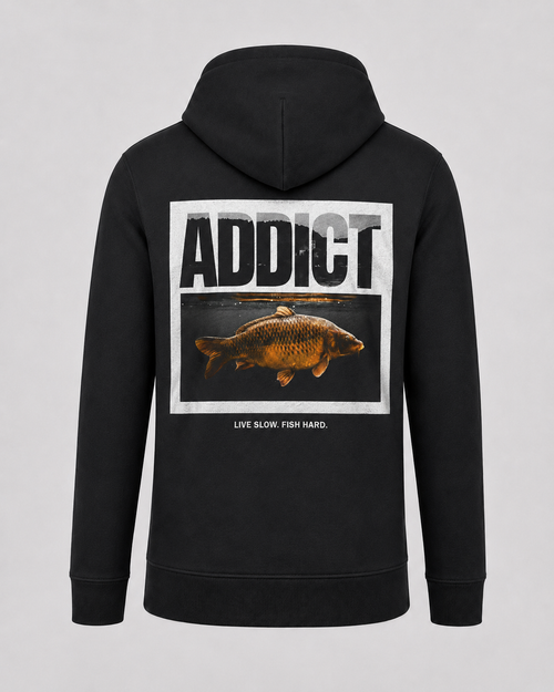 carpstylez Addict Hoodie – Backprint, schwarzer Karpfen-Hoodie
