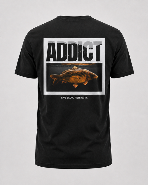 carpstylez Addict Shirt – Backprint, schwarzes Karpfen-Streetwear Shirt